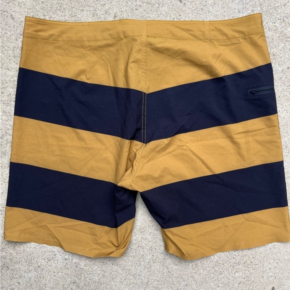 Men's Dark Seas Board Shorts Multicolor 36 Surf Beach Shred Swim Zip Tropical - Picture 8 of 10